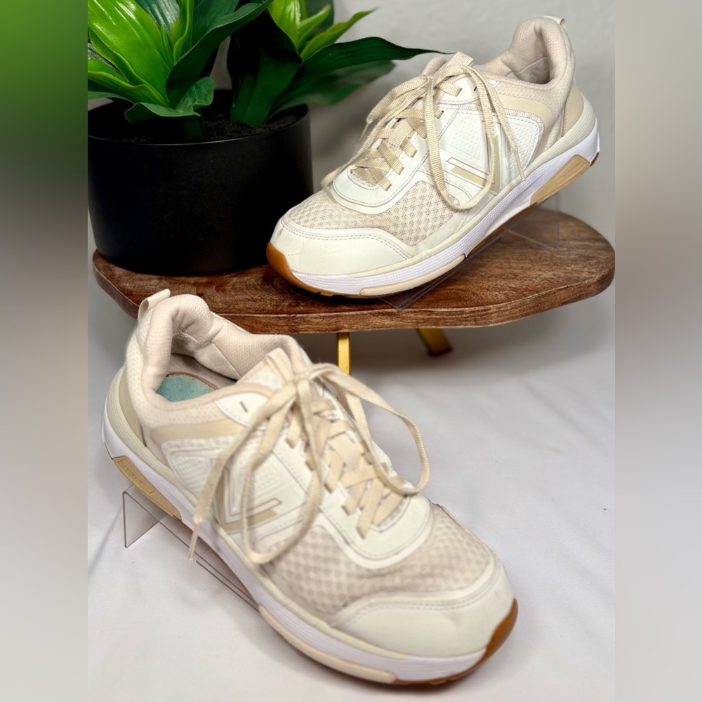 Vionic Women’s Walk Strider Orthotic Walking Sneakers – Size 9M